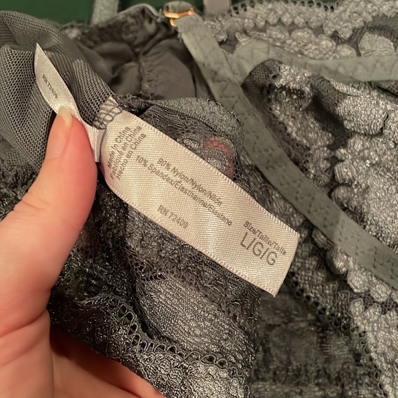 Wire Free Bralette with Front Closure - Picture 4 of 5